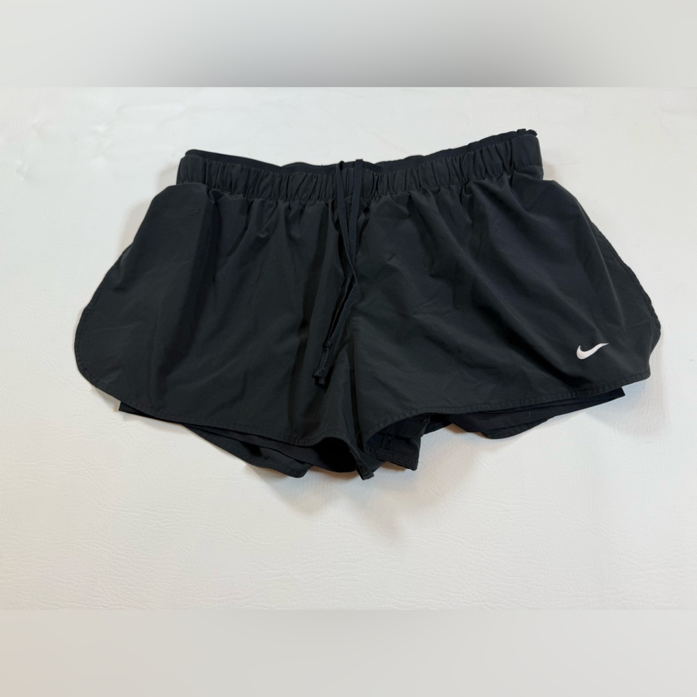 Nike drift black athletic women’s shorts (bin W)